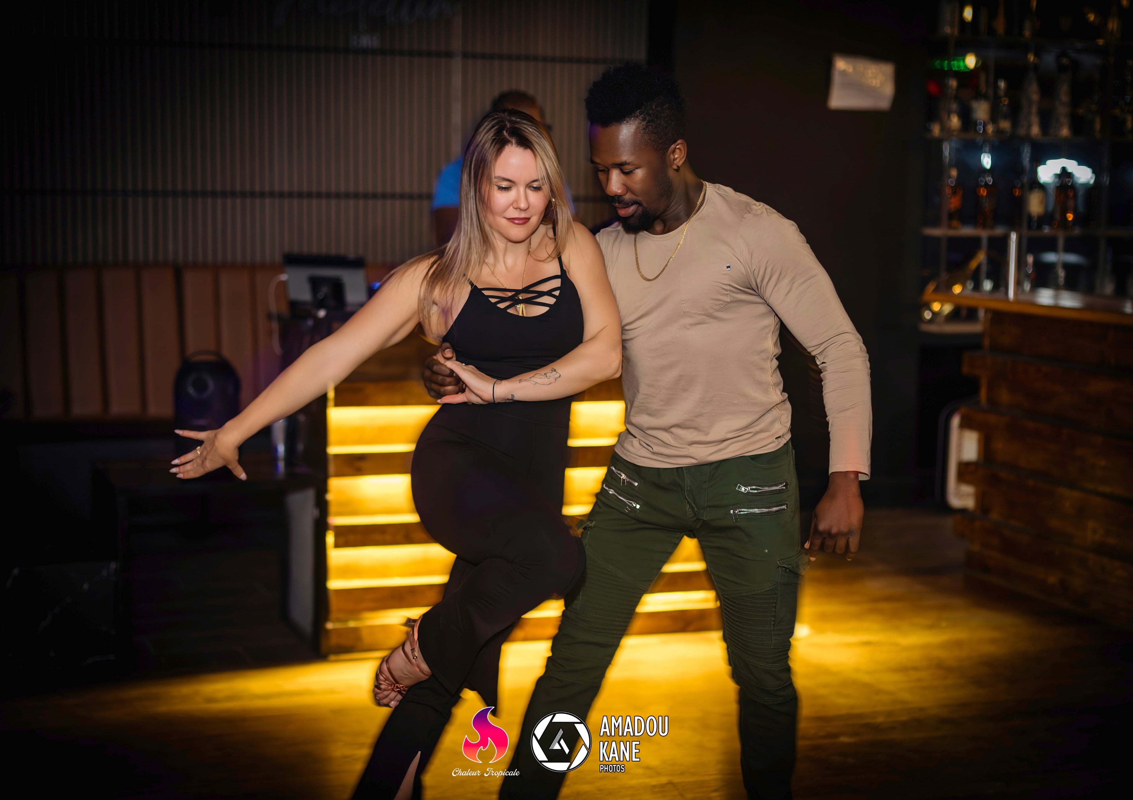 PANTALON ÉVASÉ LACET CROISÉ